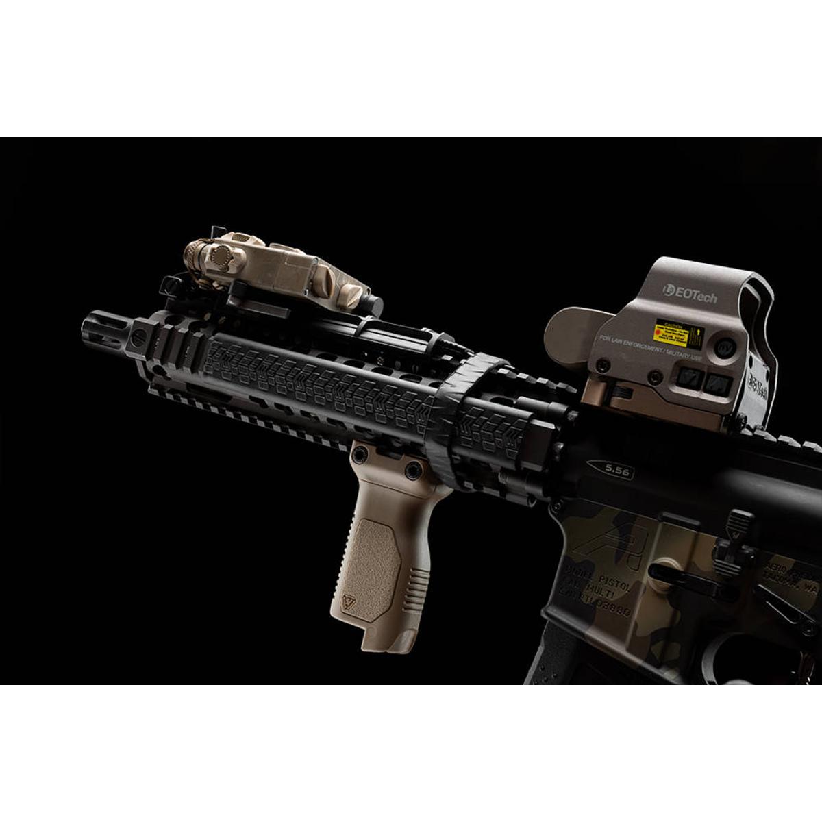 strike industries chwyt picatinny angled vertical grip fde si ar cmag rail l fde