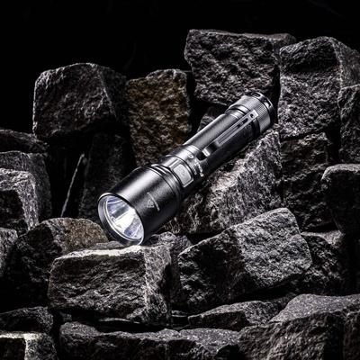 fenix latarka edc 3000 lumenow c7