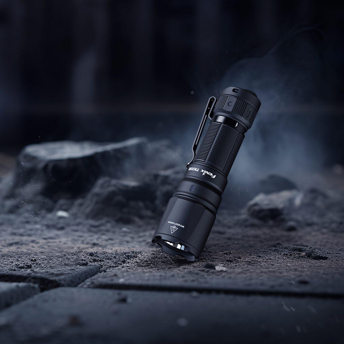 fenix latarka taktyczna 1000 lumenow tk05r