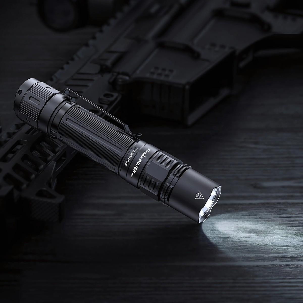 fenix latarka taktyczna 2800 lumenow pd36r pro