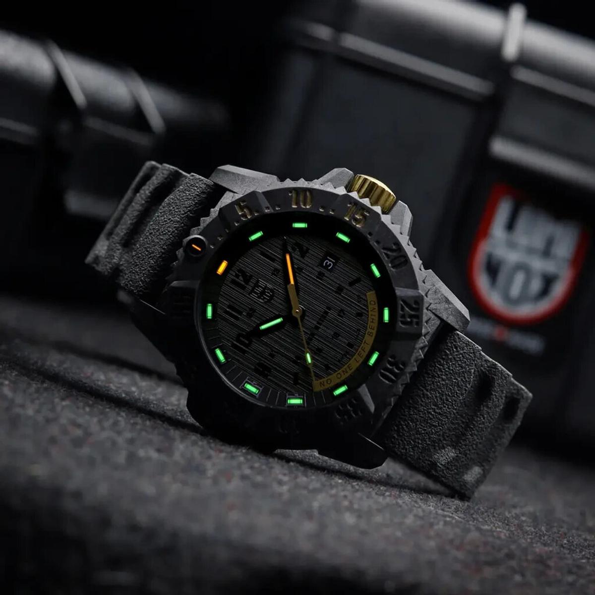 luminox zegarek master carbon seal 3800 no one left behind limited edition xs 3805 nolb set