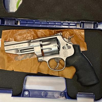 Broń używana- Smith&Wesson...